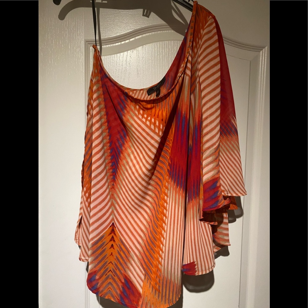 🪴Jessica Simpson - Flowy Bright Zigzag Pattern, one Sleeve.
